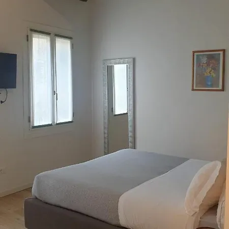 Snc1018 Modern Boutique Apartment Venice