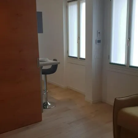 Snc1018 Modern Boutique Apartment Venice