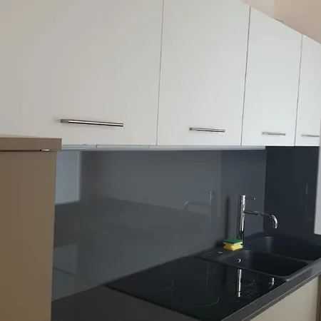 Snc1018 Modern Boutique Apartment